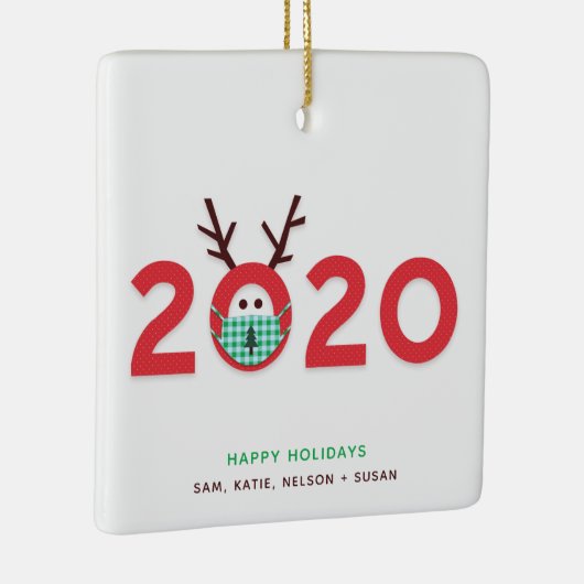 Gemaskerde rendierversiering 2020 Aangepaste rode Keramisch Ornament (Rechts)