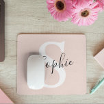 Gematigde gepersonaliseerde naam Monogram Pastel R Muismat<br><div class="desc">Gematigde gepersonaliseerde naam Monogram Pastel Roze</div>