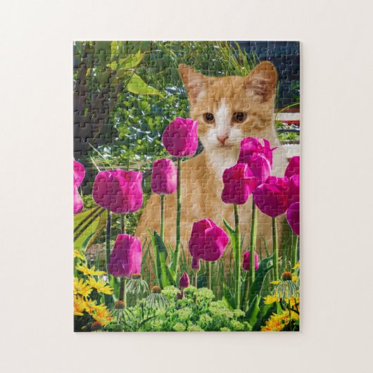 Gemberkat in Tulpen Tuin Legpuzzel (Verticaal)