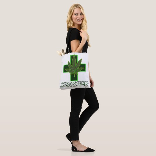 Gemedicineerd onkruid tote bag (Op model)