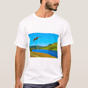 Gemeenschappelijke buizerd in vlucht over Ladybowe T-shirt