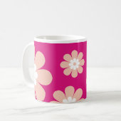 Gememd perste bloemen op roze koffiemok (Voorkant links)