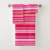 Gemengde strips, Fuchsia, Maroon en Roze Bad Handdoek (Insitu)