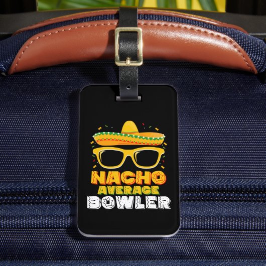 Gemiddelde Nacho Bowler Cinco De MayoNacho Bo Bagagelabel (Voorkant Insitu 2)