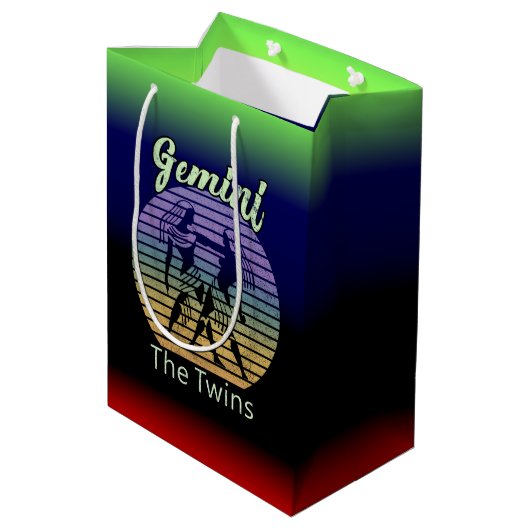 Gemini Birthday Gift-Cool Retro Sunset Zodiac Medium Cadeauzakje (Achterkant Gekanteld)
