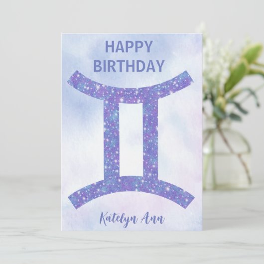 Gemini Sign Custom Paars Happy Birthday Kaart (Staand voorkant)