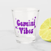 Gemini Vibes Zodiac Astrology Paarse Stars Shot Glas (Voorkant)