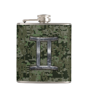 Gemini Zodiac Sign on Green Digital Camouflage Heupfles