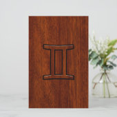 Gemini Zodiac Symbol op Mahogany als Decor Briefpapier (Staand voorkant)