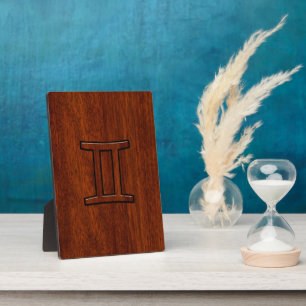Gemini Zodiac Symbool op Mahonie-achtige Decoratie Fotoplaat
