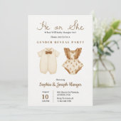 Gender reveal party invitation with pastel outfits kaart (Staand voorkant)