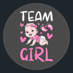 Gendereducatie teammeisjes verzameling ronde sticker<br><div class="desc">Gendereducatie Teams Party heeft schamele seksespecifieke Baby showers onthuld die overeenkomen met familieontwerp Baby Funny design Classic Sticker Classic Collectie.</div>