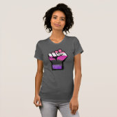 Genderfluid trotsvuist t-shirt (Voorkant volledig)