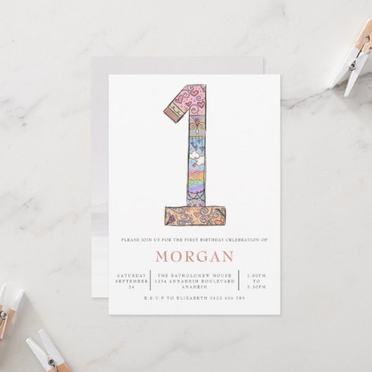 Genderneutrale 1e verjaardag Boho Hearts Party Kaart (Voorkant / Achterkant in situ)