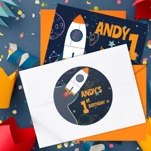 Genderneutrale buitenruimte eerste verjaardag ronde sticker