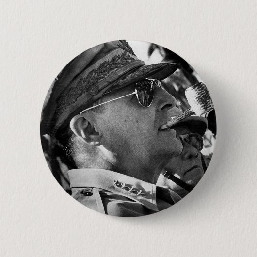 Generaal Douglas MacArthur met Corncob Pipe Ronde Button 5,7 Cm (Voorkant)
