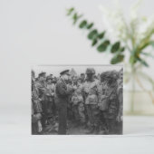 Generaal Dwight D. Eisenhower met paratroopers Briefkaart (Staand voorkant)