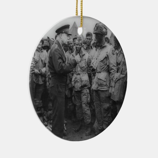 Generaal Dwight D. Eisenhower met paratroopers Keramisch Ornament (Rechts)