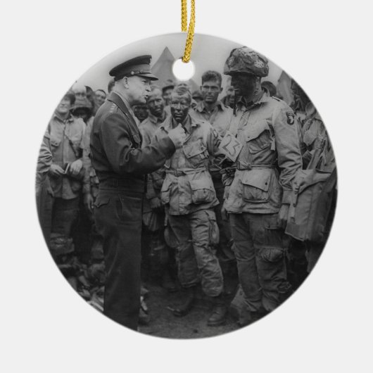 Generaal Dwight D. Eisenhower met paratroopers Keramisch Ornament (Voorkant)