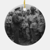 Generaal Dwight D. Eisenhower met paratroopers Keramisch Ornament (Achterkant)