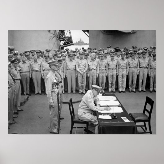 Generaal MacArthur die de Japanse overgave onderte Poster (Voorkant)