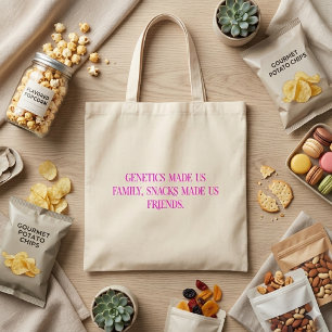 Genetica maakte ons familie Snacks maakten ons vri Tote Bag