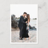 Genevieve zwart-wit foto moderne bruiloft informatiekaartje (Achterkant)