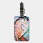 Geniet van de foto van het kleurrijke karnval Ferr Bagagelabel (Voorkant verticaal)