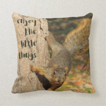 "Geniet van de kleine dingen" Squirrel Pillow