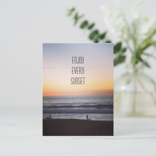 geniet van elke zonsondergang briefkaart (Staand voorkant)