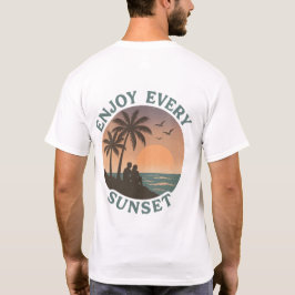 Geniet van elke zonsondergang - Retro Beach T-shirt