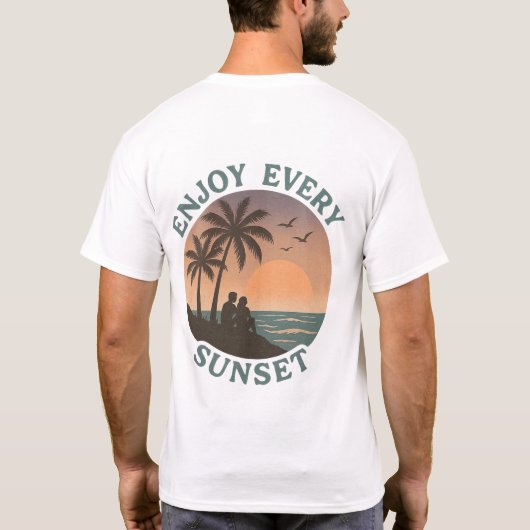 Geniet van elke zonsondergang - Retro Beach T-shirt (Achterkant)