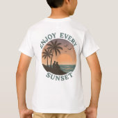 Geniet van elke zonsondergang - Retro Beach T-shirt (Achterkant)