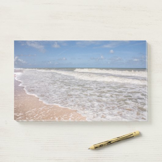 Geniet van het uitzicht van het tropische strand post-it® notes (Op bureau)