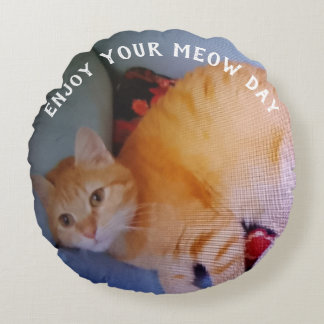 Geniet van Meow Day Twee kattenfoto's Ronde Kussen