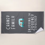 Genieten van de reis samen Retro Camper Grey Strandlaken (Voorkant)