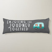 Genieten van de reis samen Retro Camper Lichaamskussen (Voorkant)