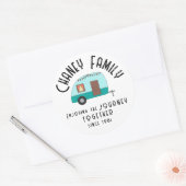 Genieten van het Journey Cousins Camp Ronde Sticker (Envelop)