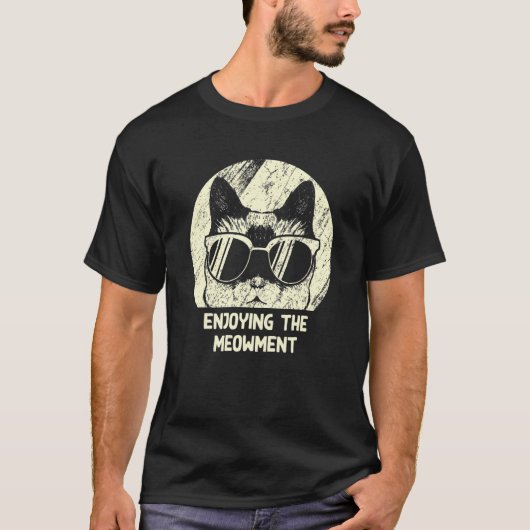 Genietend van het Meowment Kat Hobby Kitten Tijd T-shirt (Voorkant)