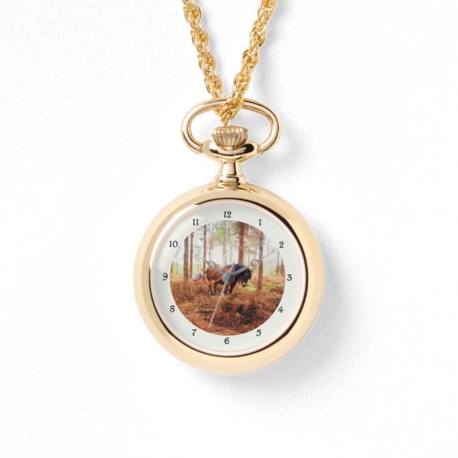 Gentle Giant - Draft Horse Hauling Logs in Forest Horloge (Voorkant)