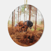 Gentle Giant - Draft Horse Hauling Logs in Forest Keramisch Ornament (Links)