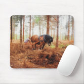 Gentle Giant - Draft Horse Hauling Logs in Forest Muismat (Met muis)