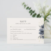 Gentle Grey Flowers Bruiloft RSVP Kaart met Menu (Staand voorkant)