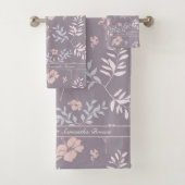 Gentle Lavender & roze Floral Pattern Personalized Bad Handdoek (Insitu)