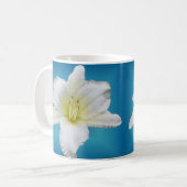 Gentle Lily - Daylily op Blue Koffiemok (Voorkant links)