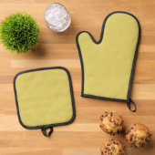 Gentle Warm Yellow Oven Mitt & Pot Holder Set (Top down)