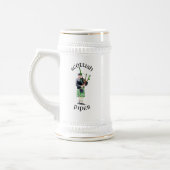 Gentleman Bagpiper in Green Kilt Bierpul (Links)