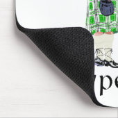 Gentleman Bagpiper in Green Kilt Muismat (Hoek)