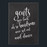 Gents Bathroom Betaalbaar Chalkboard Weddenschap Kaart<br><div class="desc">Een elegant rand bruiloft bord,  kenmerkt de tekst "Genten u zo knap nu uit en dans"in een uitgewalste manuscriptdoopvont kijkt,  voegt de borsteltextuur een spontaan en playful gevoel toe. De achtergrondkleur kan aan uw behoeften en voorkeuren worden aangepast. Neem contact met mij op als u een speciaal verzoek hebt.</div>