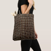 Genuine brown alligator leather, close up to show tote bag (Dichtbij)
